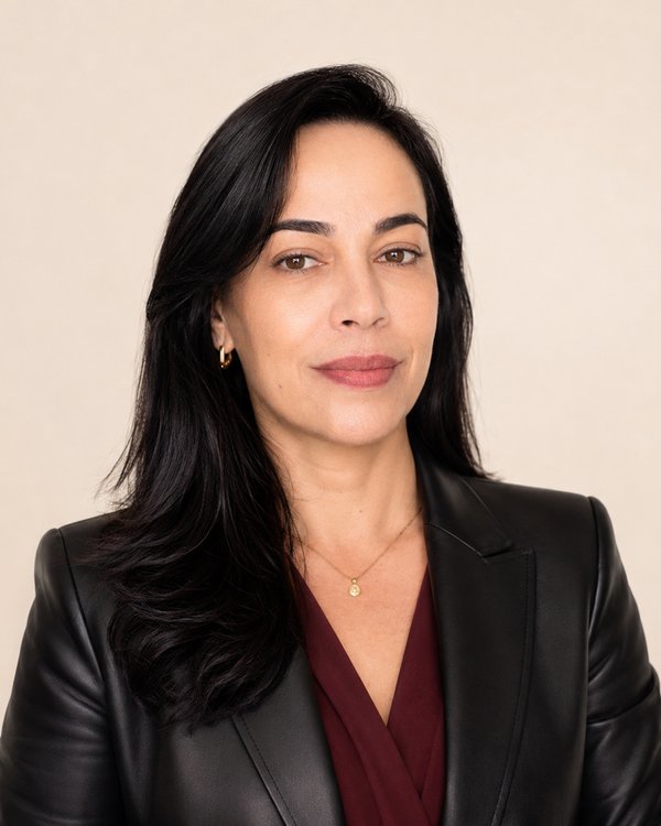 Retrato profissional de Lilian Cunha